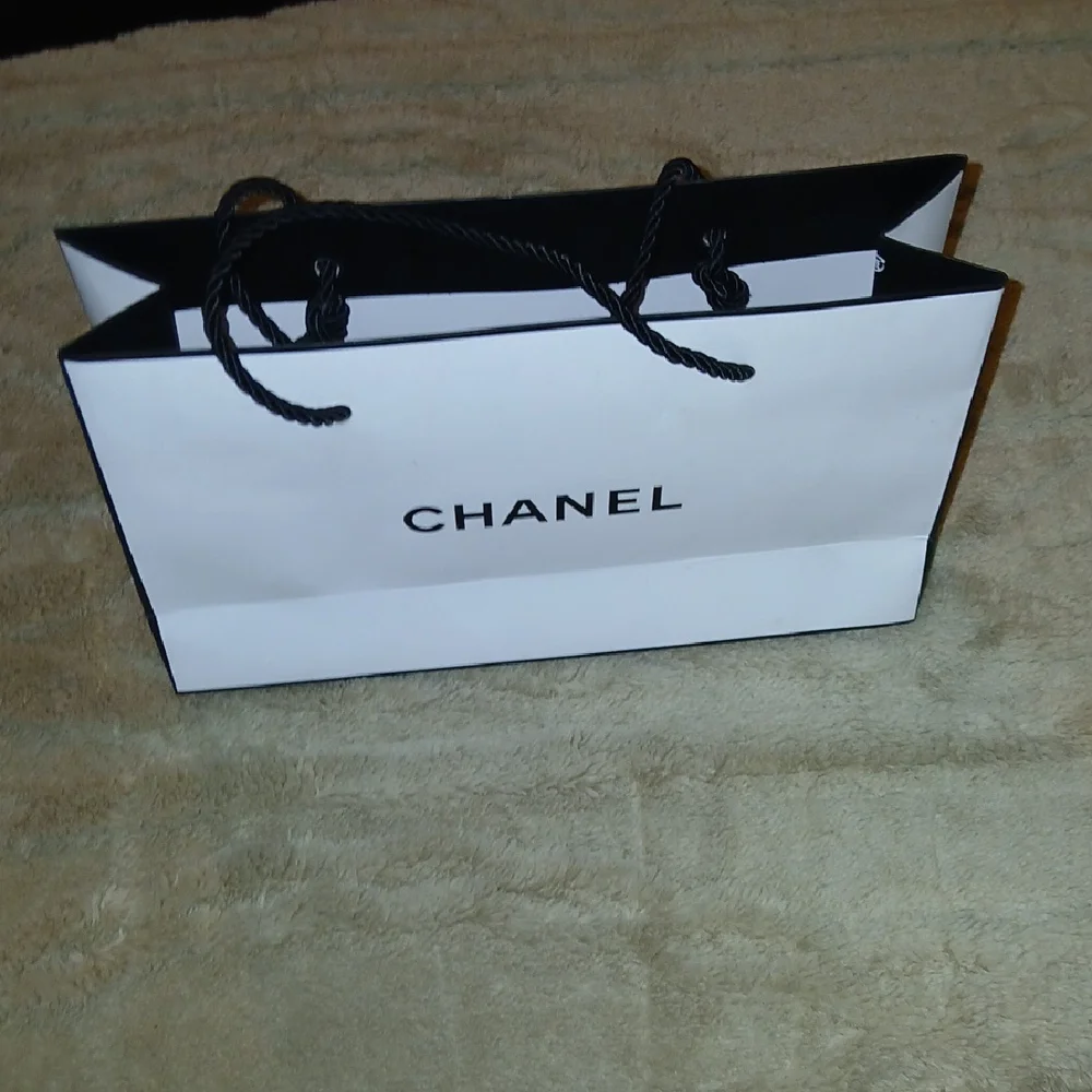 CHANEL elegant shopping